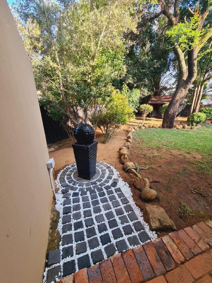 Cozy Cabin Midrand Buitenkant foto